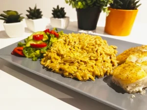 makaron orzo z karmelizowaną cebulą